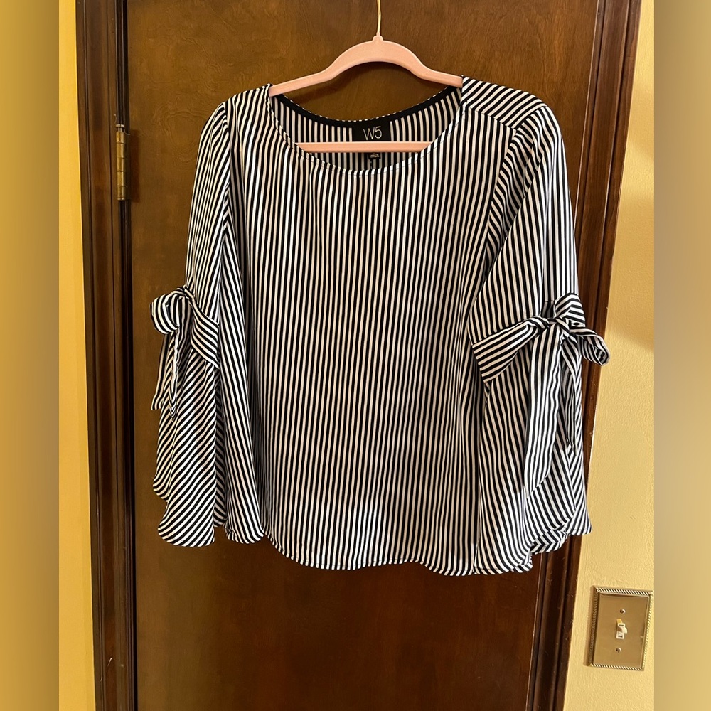 W5, black and white striped top with bow sleeves, size large